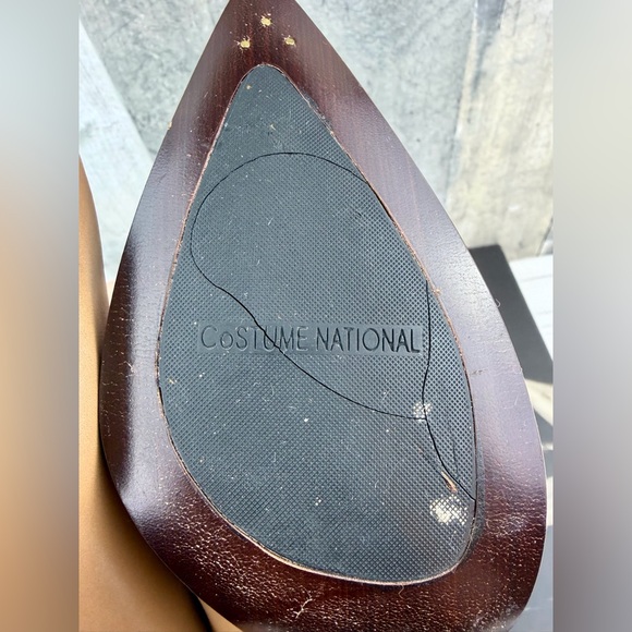 Costume National Notch Cut Out Heel Ankle Booties in Tan Leather Size 40. - Picture 5 of 9